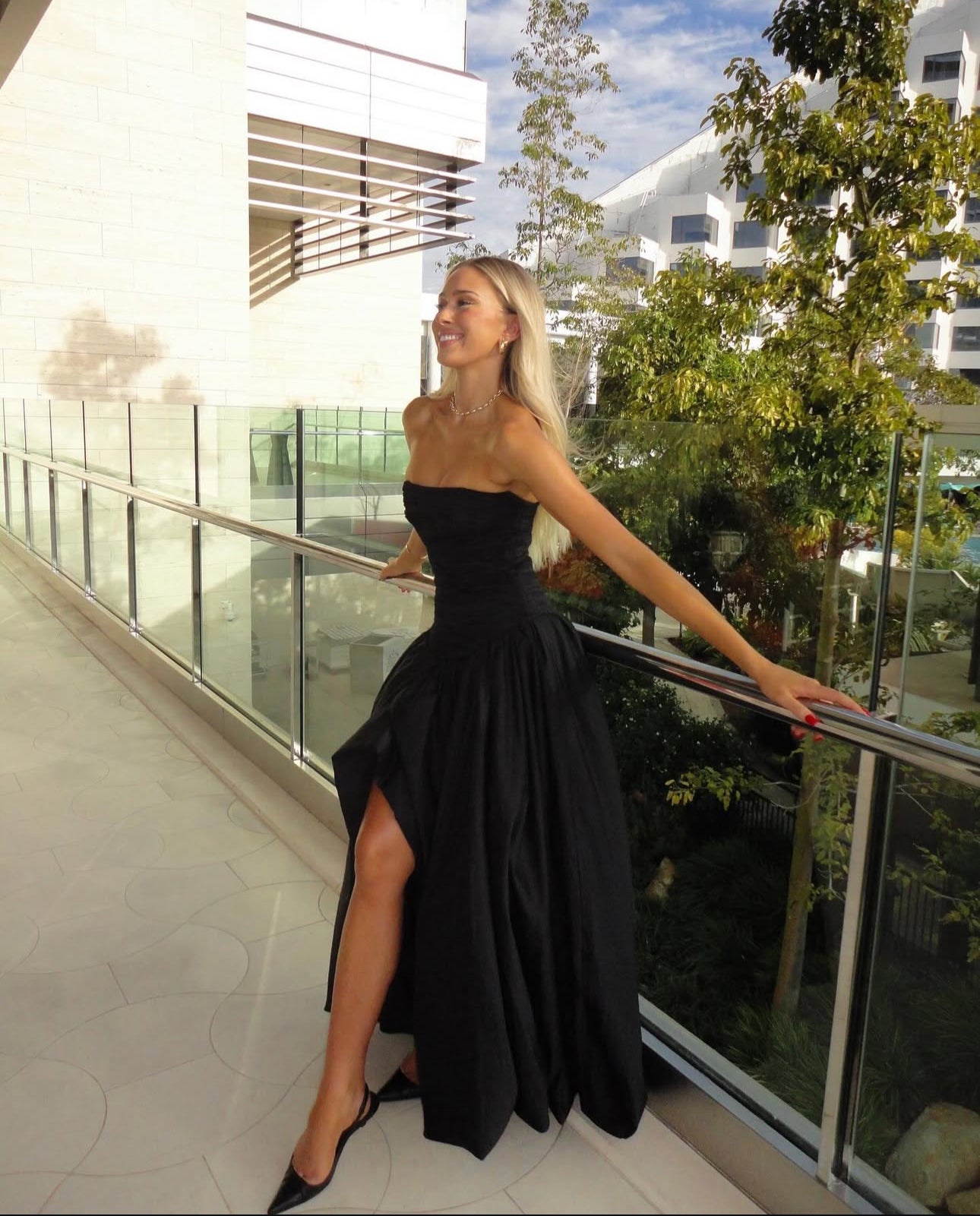 Violette Bubble Hem Maxi Dress in Black