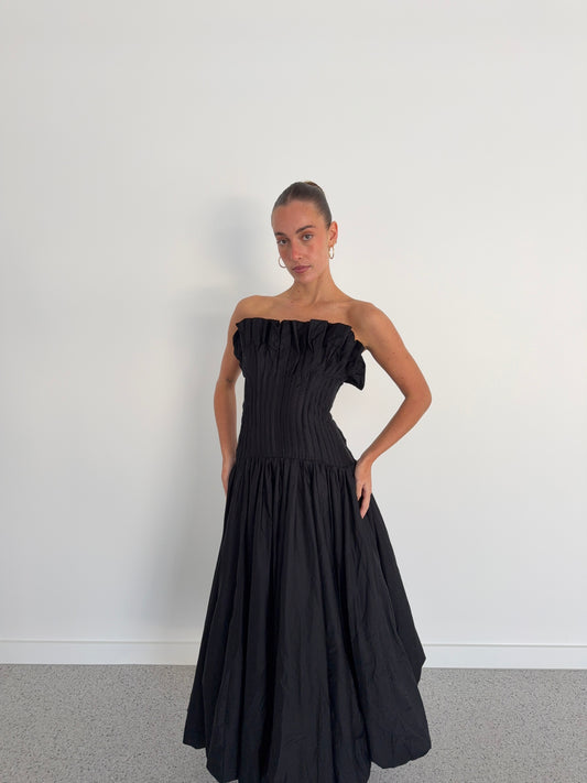 Ivy Bubble Hem Gown in Black
